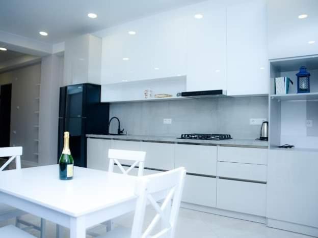 D-S Apartament In Kutaisi Dış mekan fotoğraf